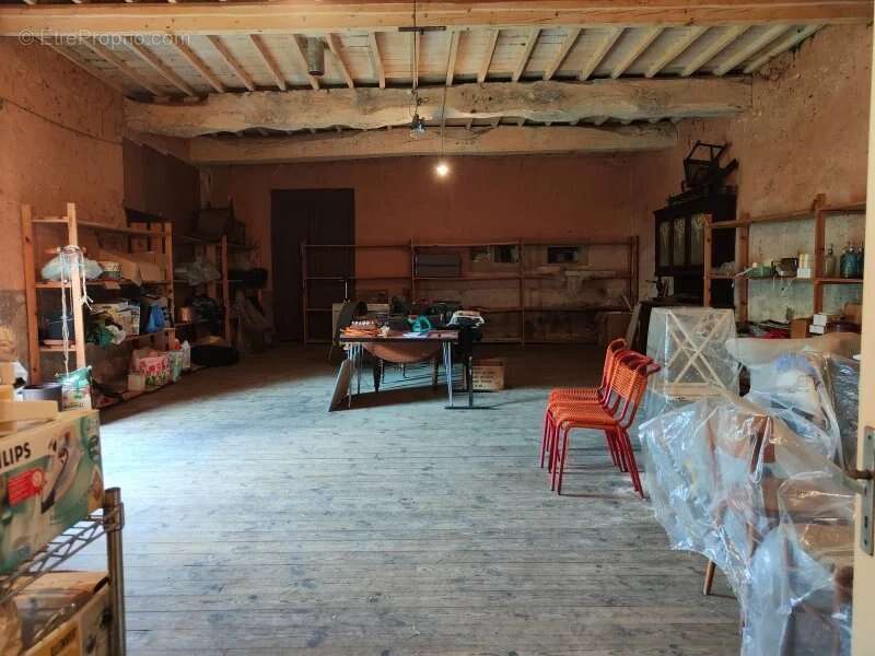 Appartement à SEISSAN