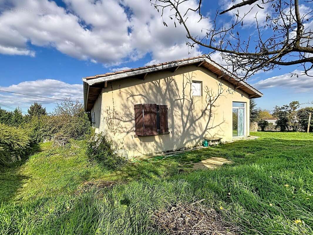 Maison à VILLIE-MORGON