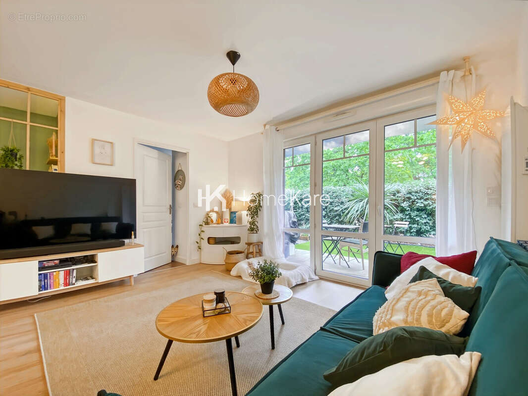 Appartement à SAINT-JEAN-D'ILLAC