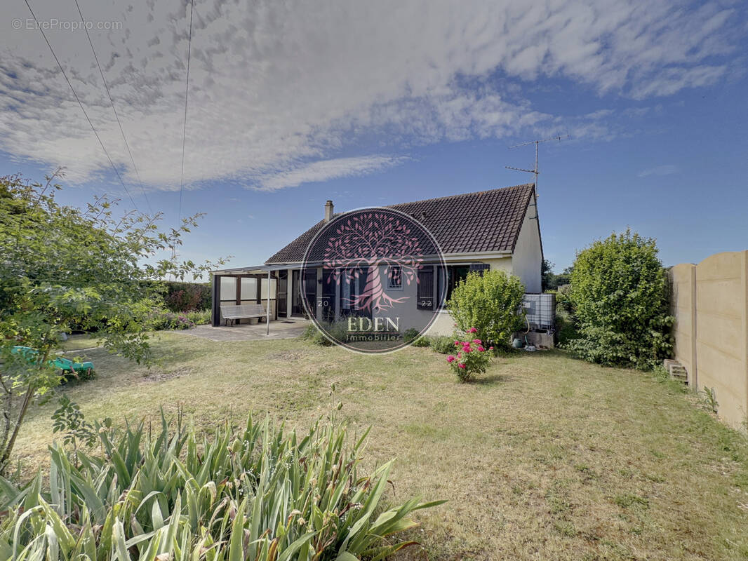 Maison à CHERISY