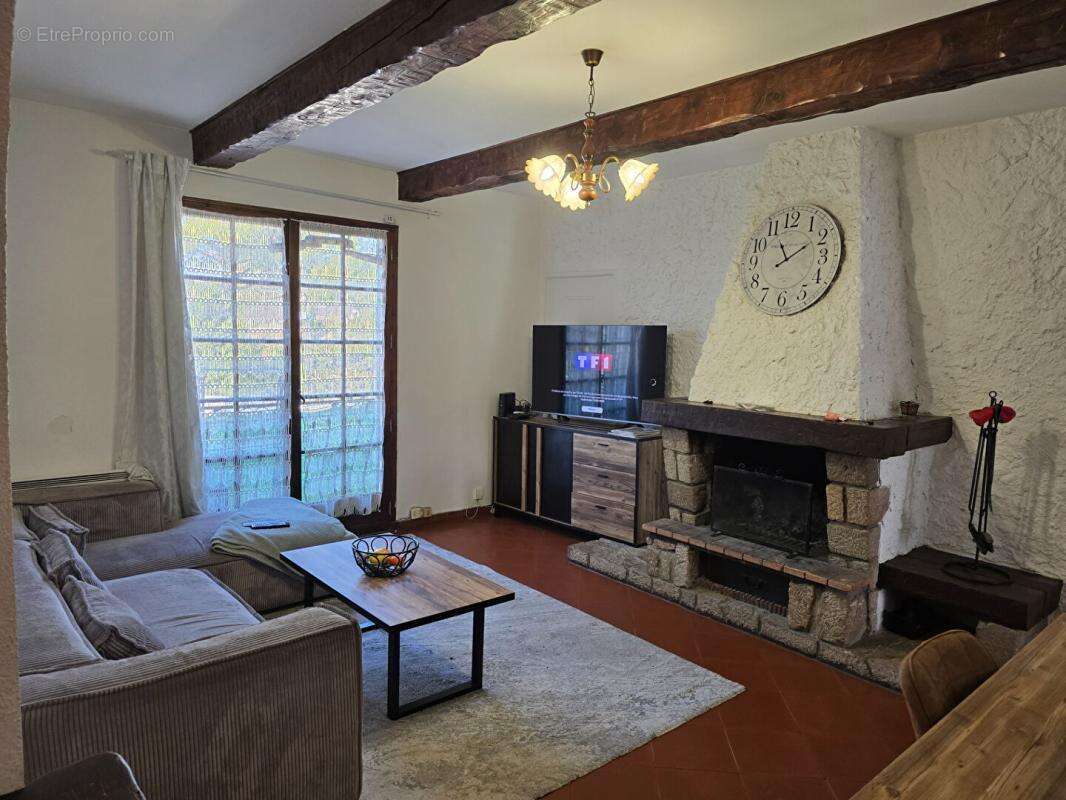 Maison à LE MUY