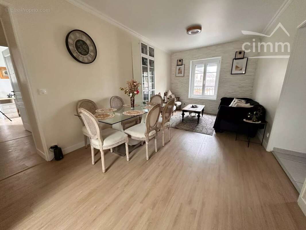 Maison à CONGIS-SUR-THEROUANNE