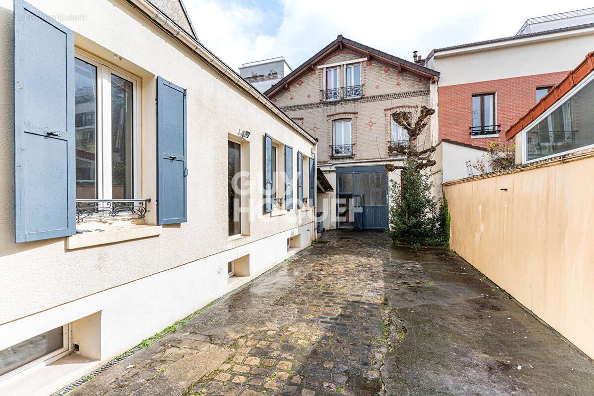Maison à ASNIERES-SUR-SEINE