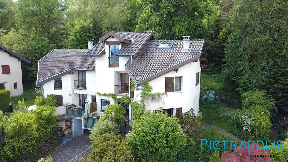 Maison à THOIRY