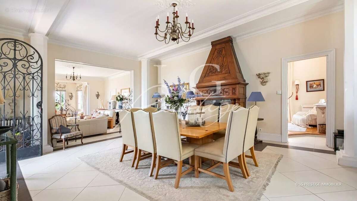 Maison à MANDELIEU-LA-NAPOULE