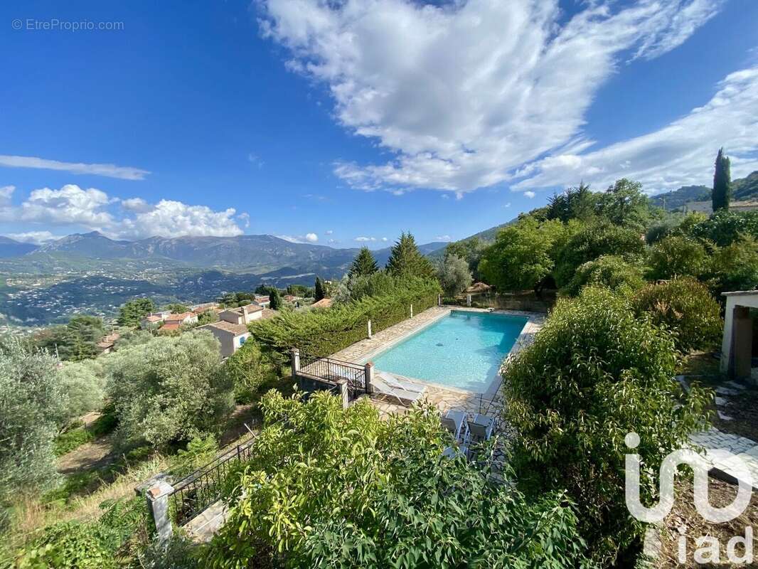 Photo 2 - Maison à CHATEAUNEUF-VILLEVIEILLE