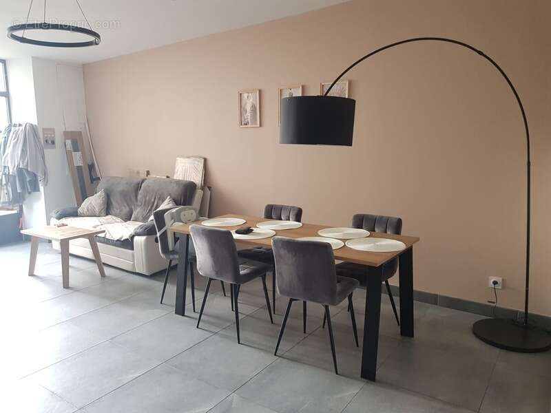 Maison à VILLECHENEVE