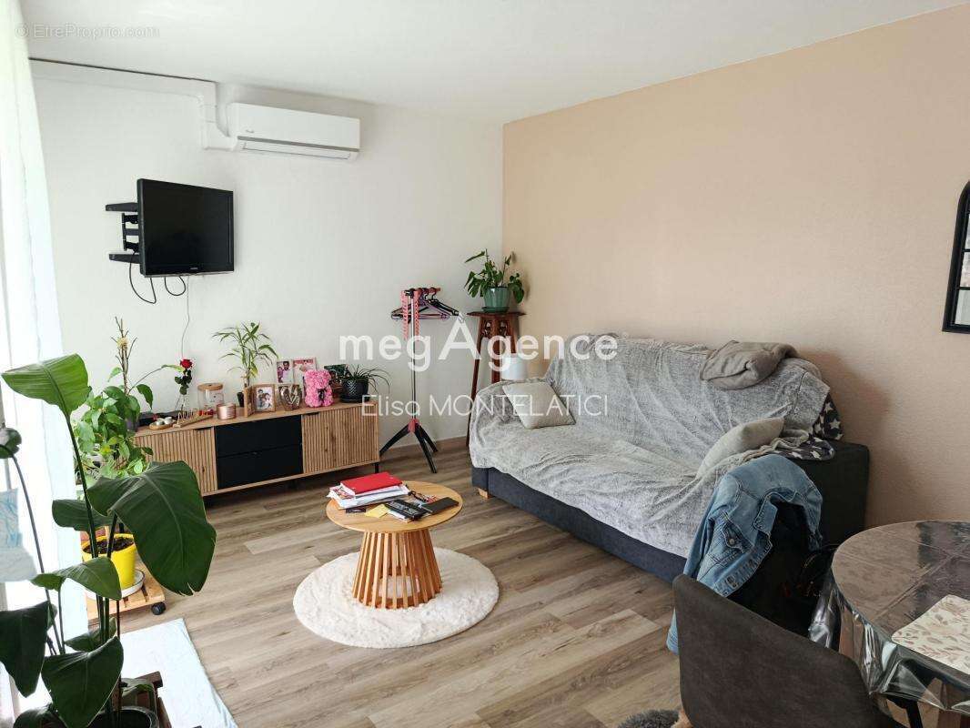 Appartement à COUTRAS