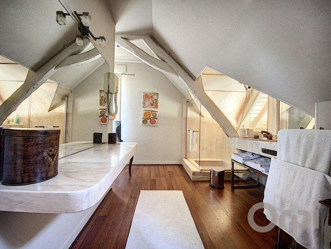 Maison à CONDAT-SUR-VEZERE