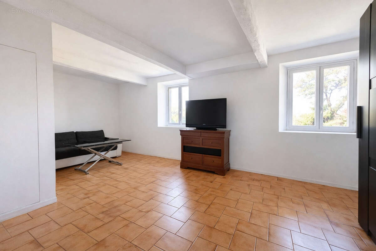 Appartement à LA COLLE-SUR-LOUP