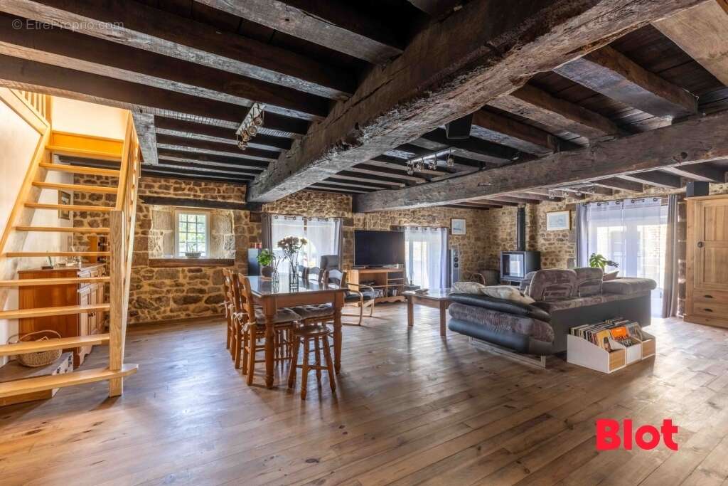 Maison à LA BAZOUGE-DU-DESERT