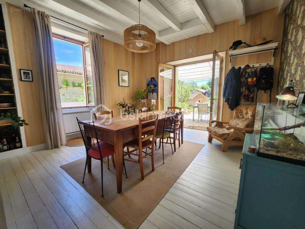 Maison à ROUILLE