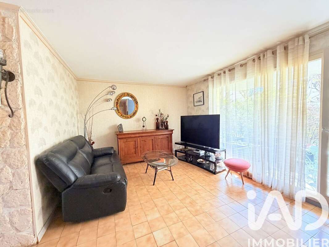 Appartement 76 m² à Lognes  - photo 6
