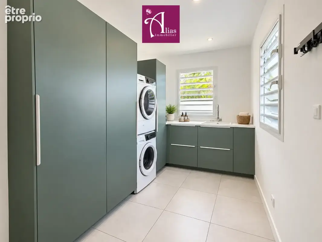 Villa contemporaine F6 de 205 m2 avec piscine à Duquerry   Petit-Bourg - photo 14