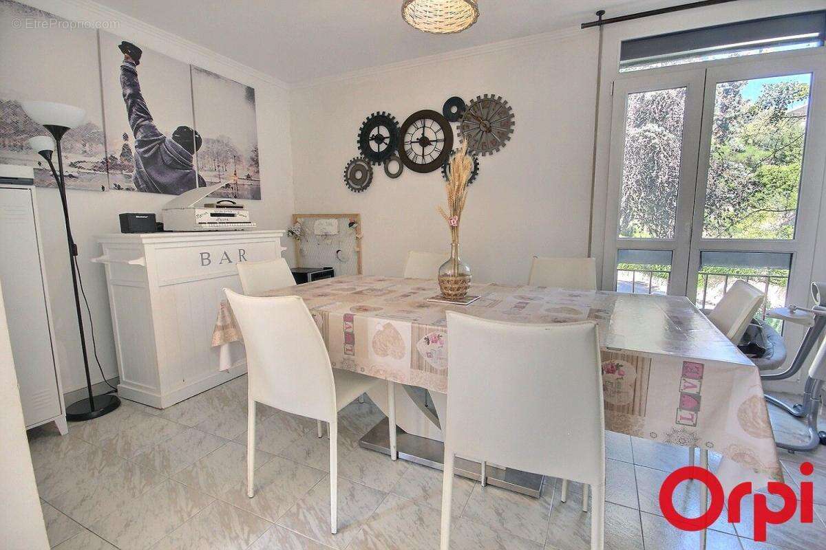 Appartement à MARSEILLE-12E