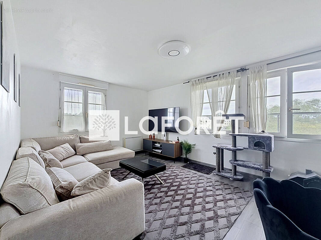 Appartement à MOISSY-CRAMAYEL