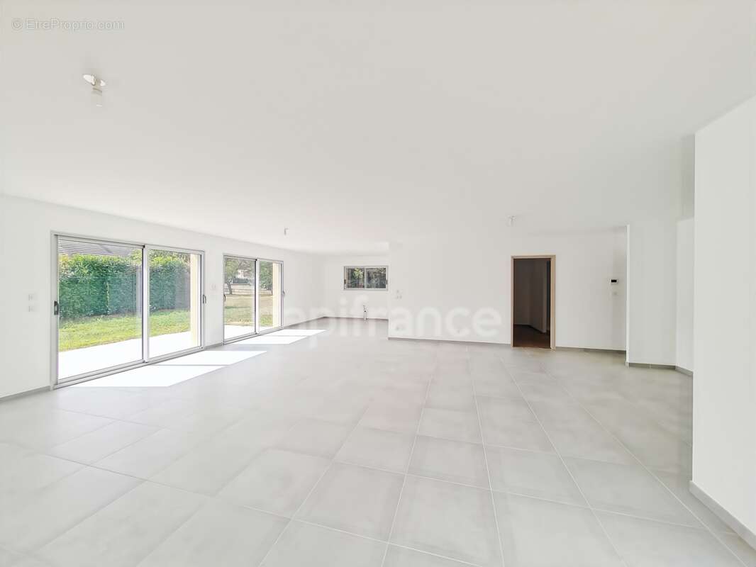 A vendre à Demigny (71) maison neuve de 146 m² 6 pièces 4 chambres 684 m² de terrain ! - photo 4
