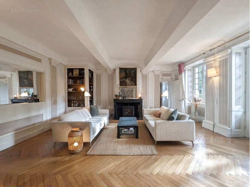 Maison à SAINT-GENIS-LAVAL