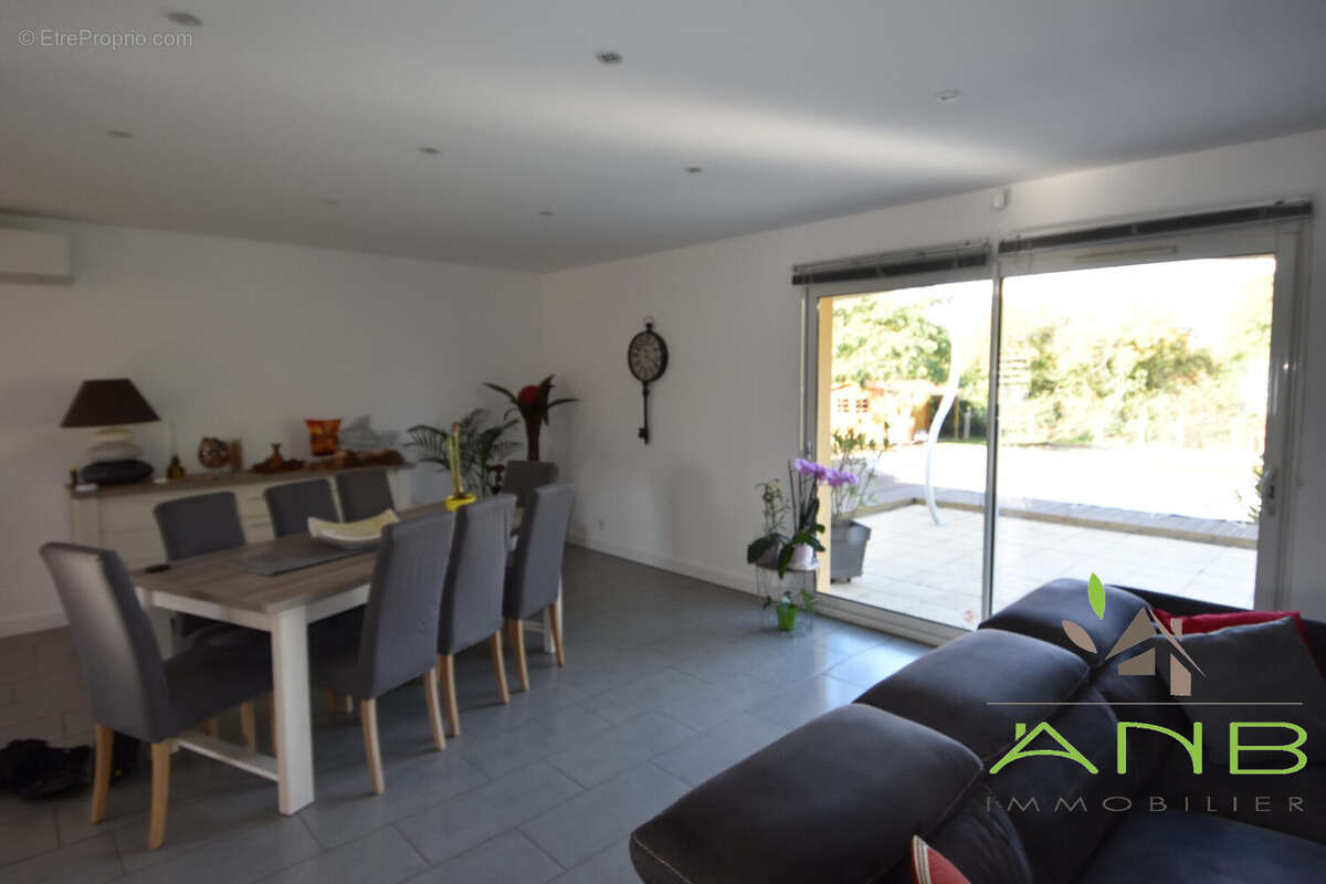 Maison à MARILLAC-LE-FRANC