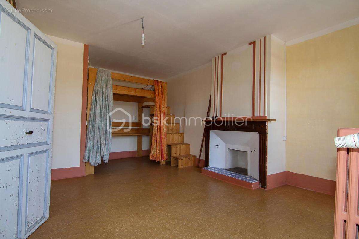 Au cœur de Saint-Clar, un immeuble aux volumes généreux et au fort potentiel - photo 13
