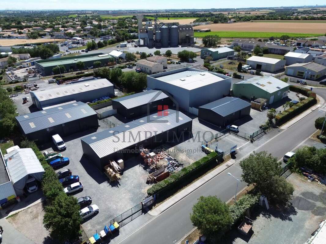 Ensemble immobilier commercial - photo 62