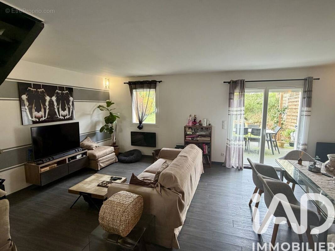 Photo 1 - Maison à RUELLE-SUR-TOUVRE