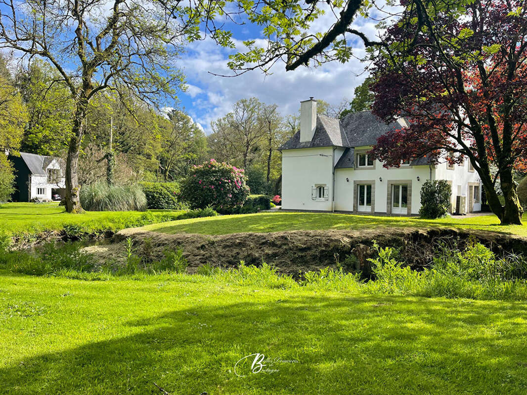 A vendre Belle propriété avec étang et rivière et dépendances, Finistère - photo 6