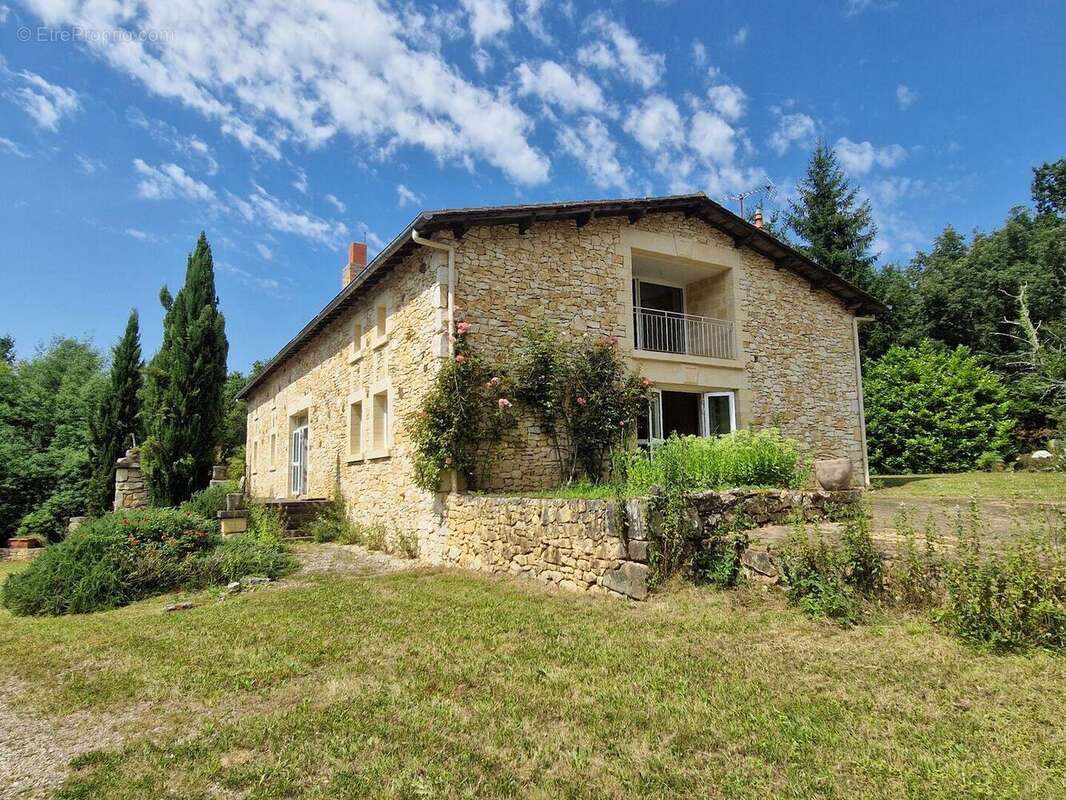 20240719120945 - Maison à LACROPTE