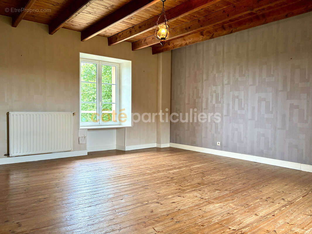 Maison avec dépendances sans aucun vis-à-vis à la campagne - LE LOREY - photo 12