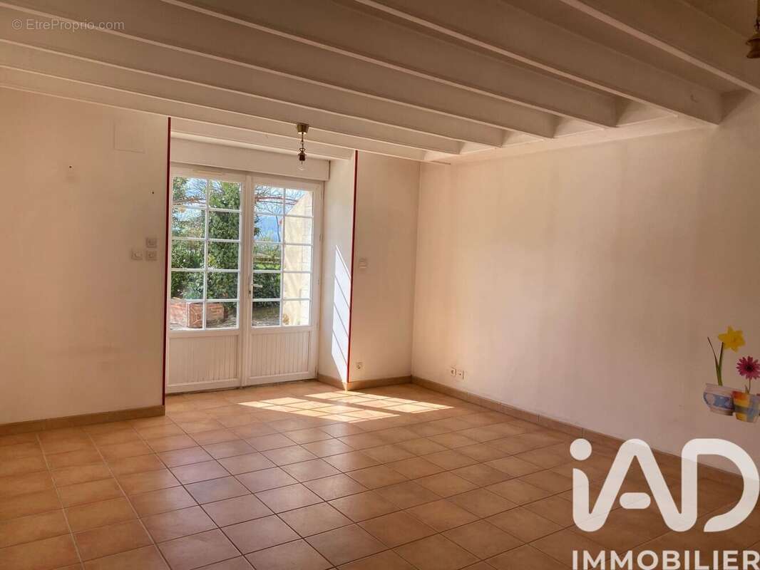 Maison 147 m² à Lhoumois  - photo 8