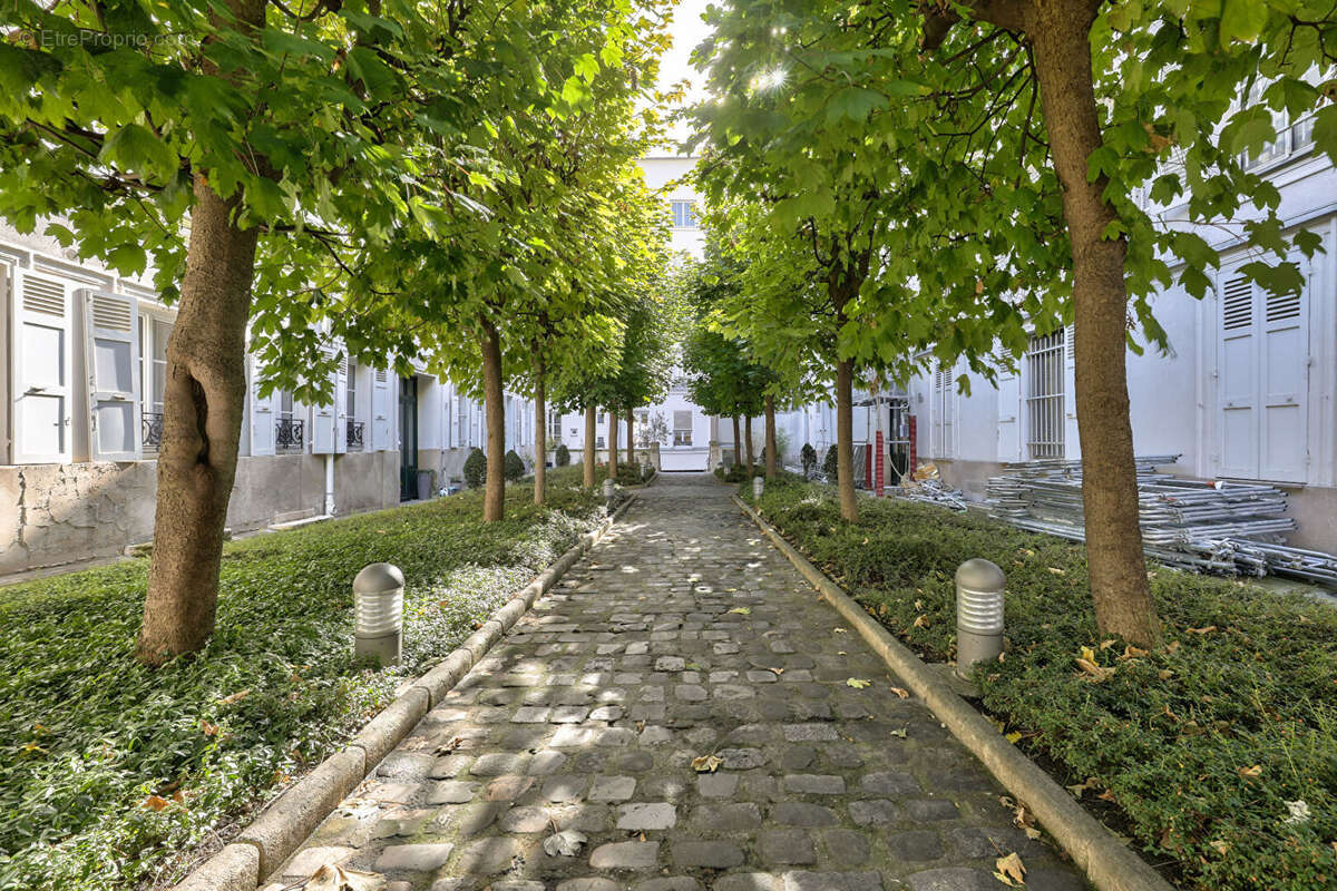 Appartement à PARIS-8E
