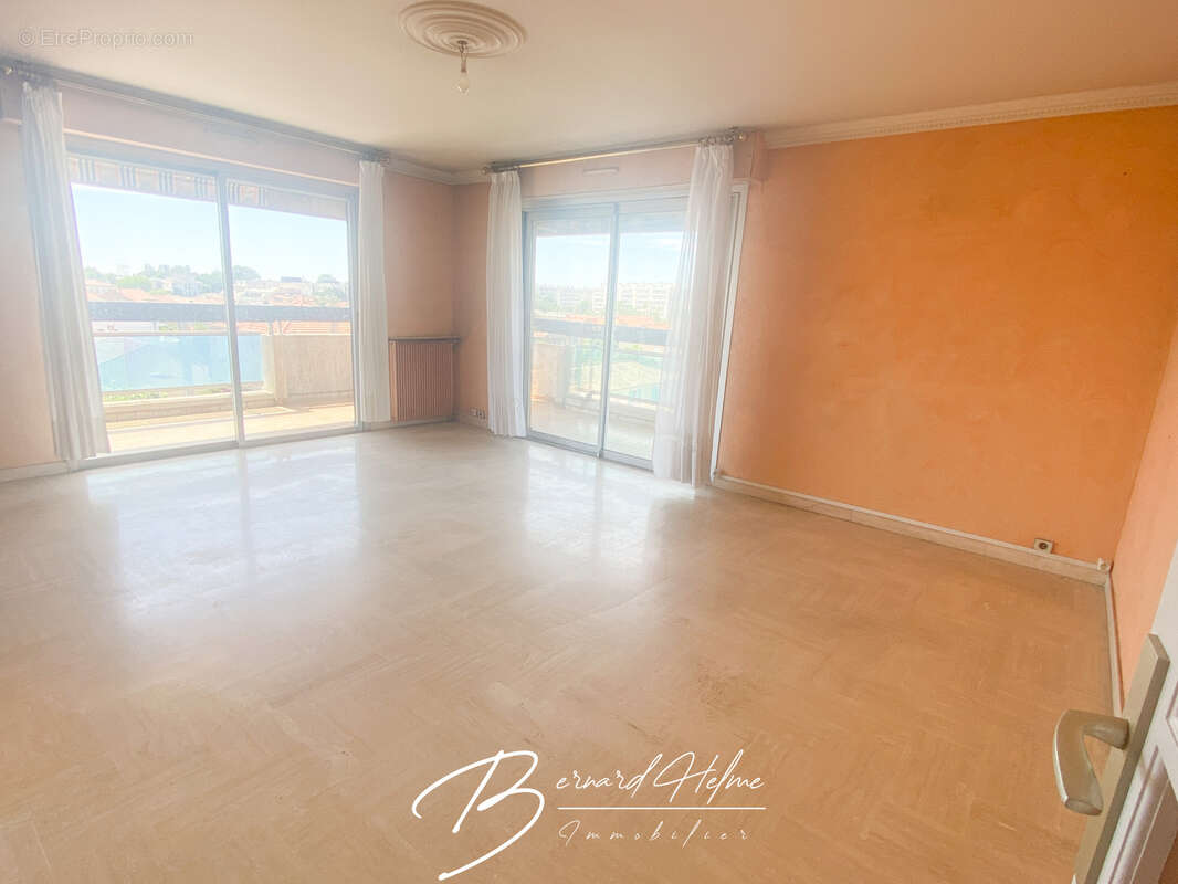 Appartement à MARSEILLE-8E