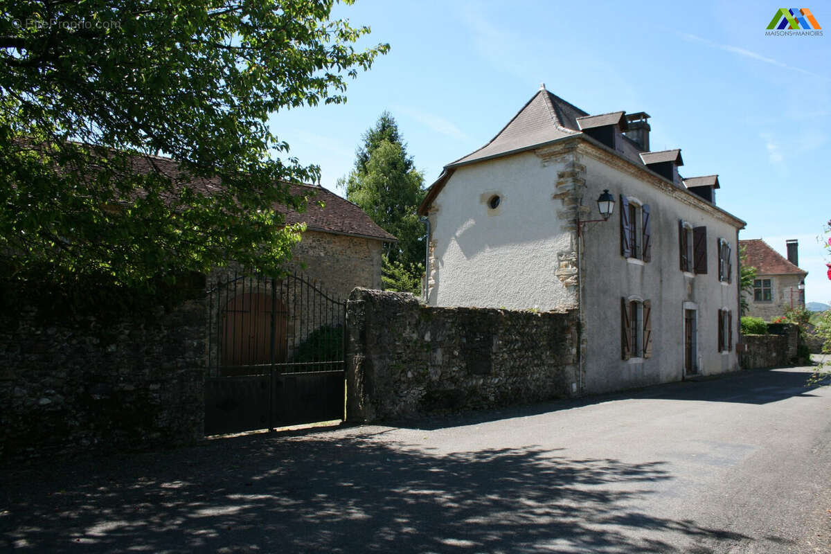 Maison 160 m² à Navarrenx  - photo 2