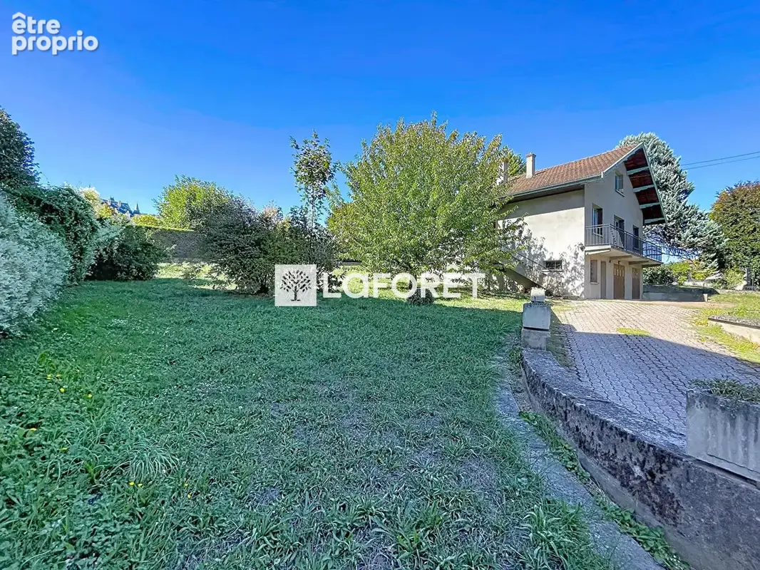 Tènement foncier de 1 706 m² ? potentiel de division - photo 5