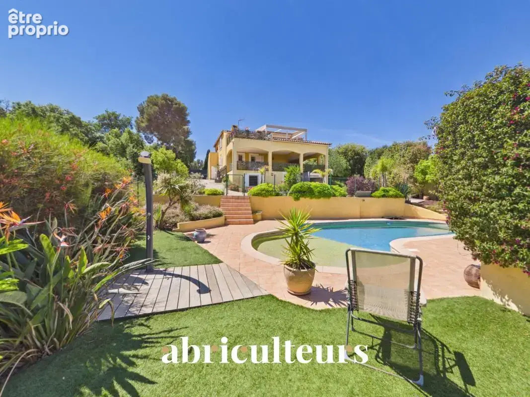 Maison à SIX-FOURS-LES-PLAGES