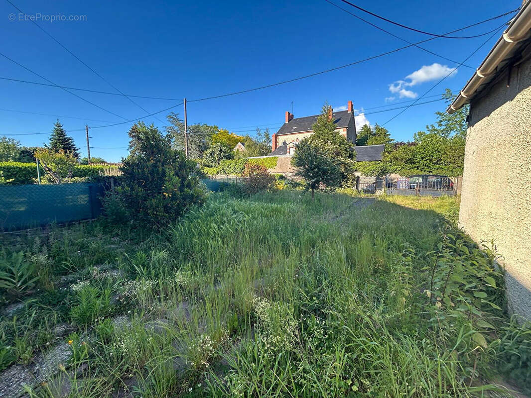 Maison à MARSEILLES-LES-AUBIGNY