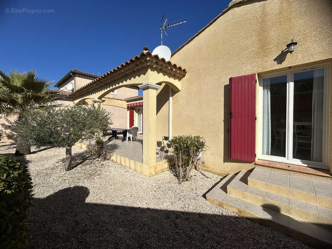 Maison à SAINT-QUENTIN-LA-POTERIE