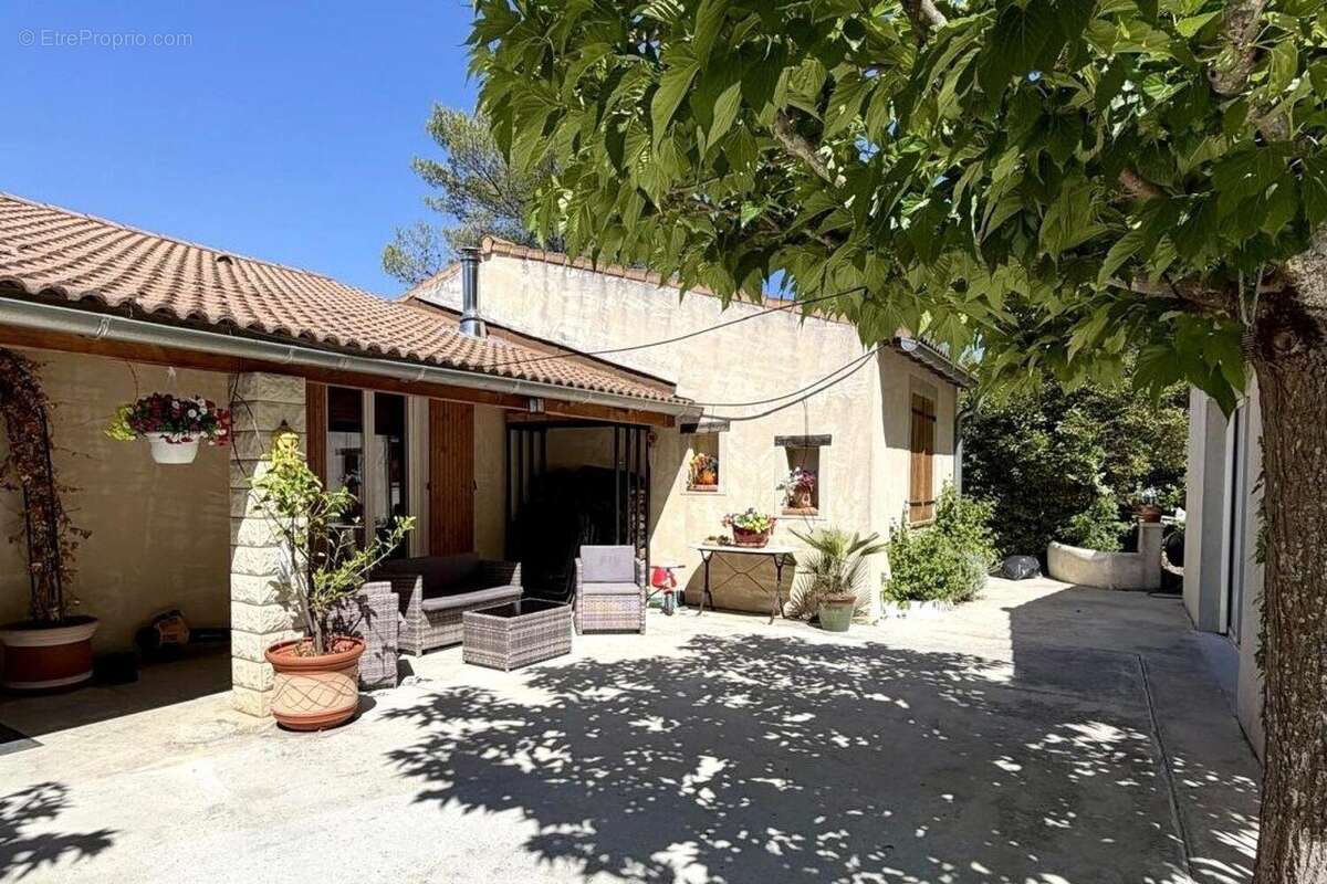 Photo 3 - Maison à SIMIANE-COLLONGUE