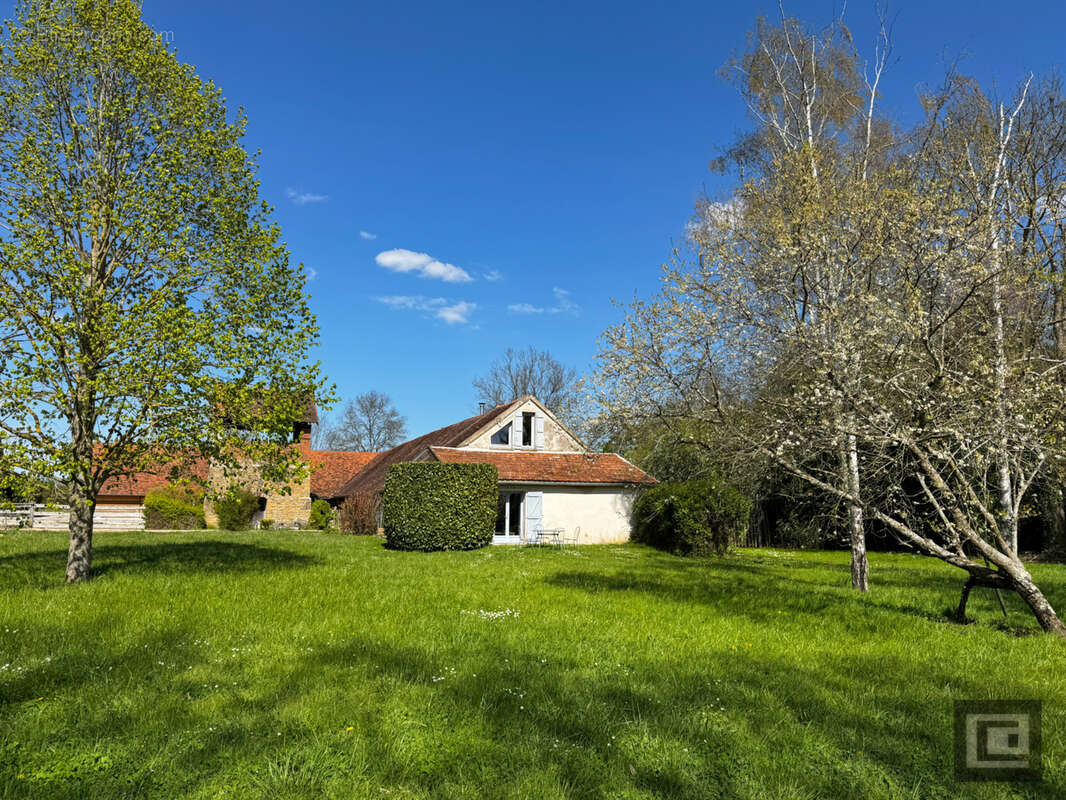 Maison à SAINT-GENGOUX-LE-NATIONAL