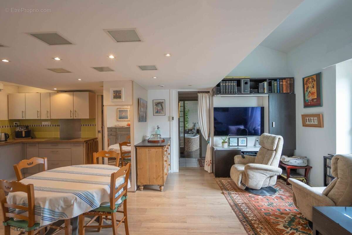 Maison de plain-pied à vendre 5 pièces VENISSIEUX (69) - photo 5