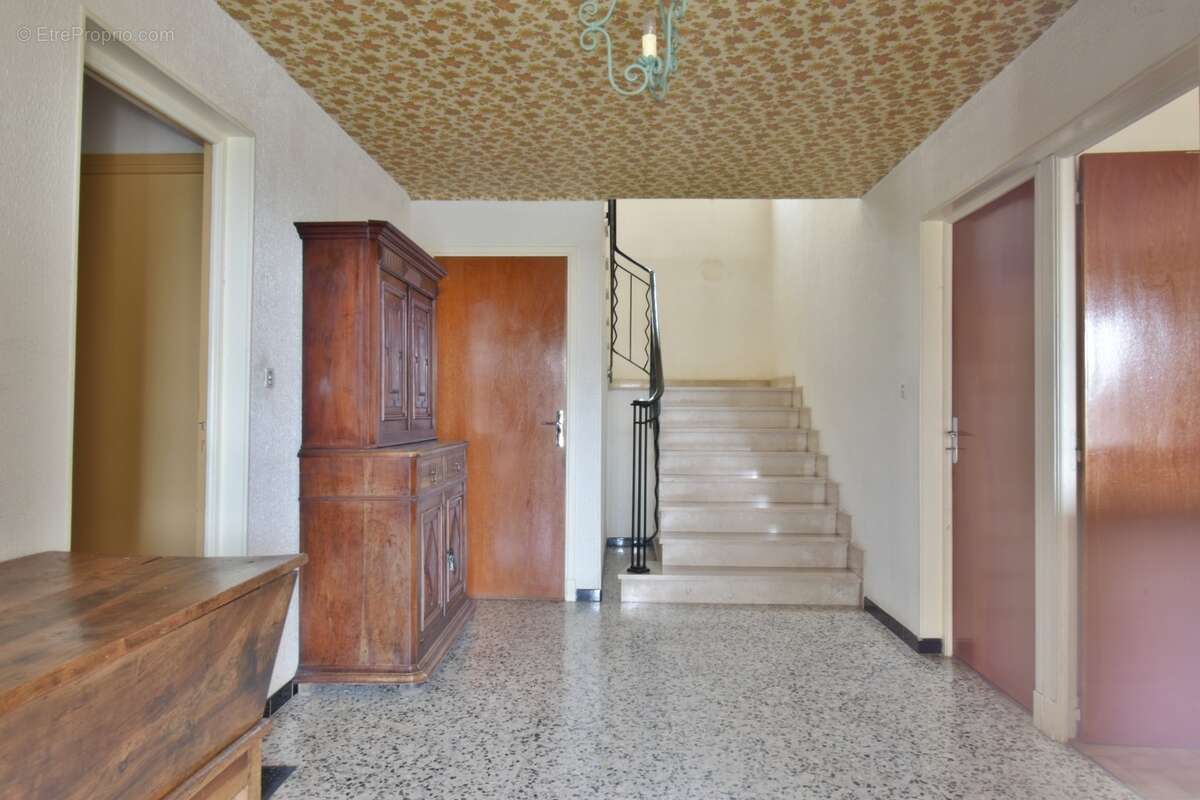  À VENDRE – Grande villa avec terrain boisé avec une olivette à Sisteron - photo 20