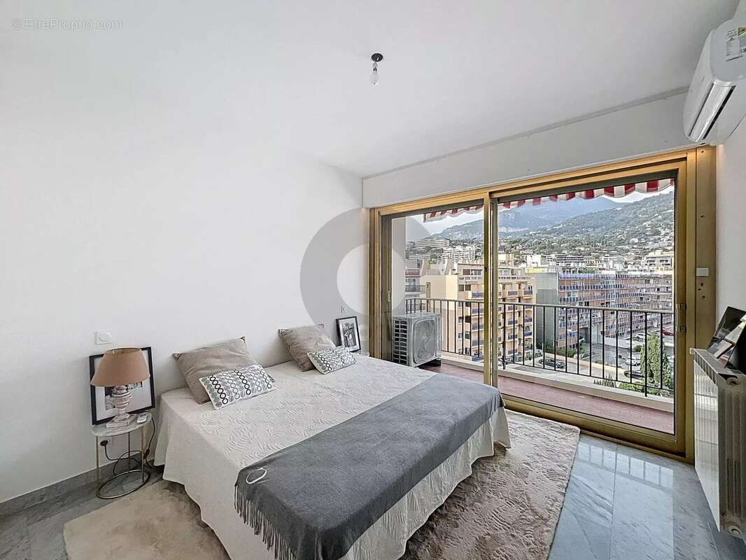 Appartement à ROQUEBRUNE-CAP-MARTIN
