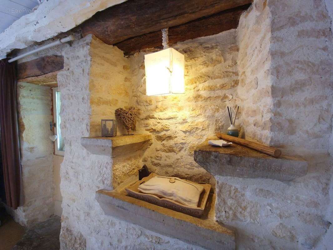 Maison en pierres dans un hameau près de Caylus - photo 13