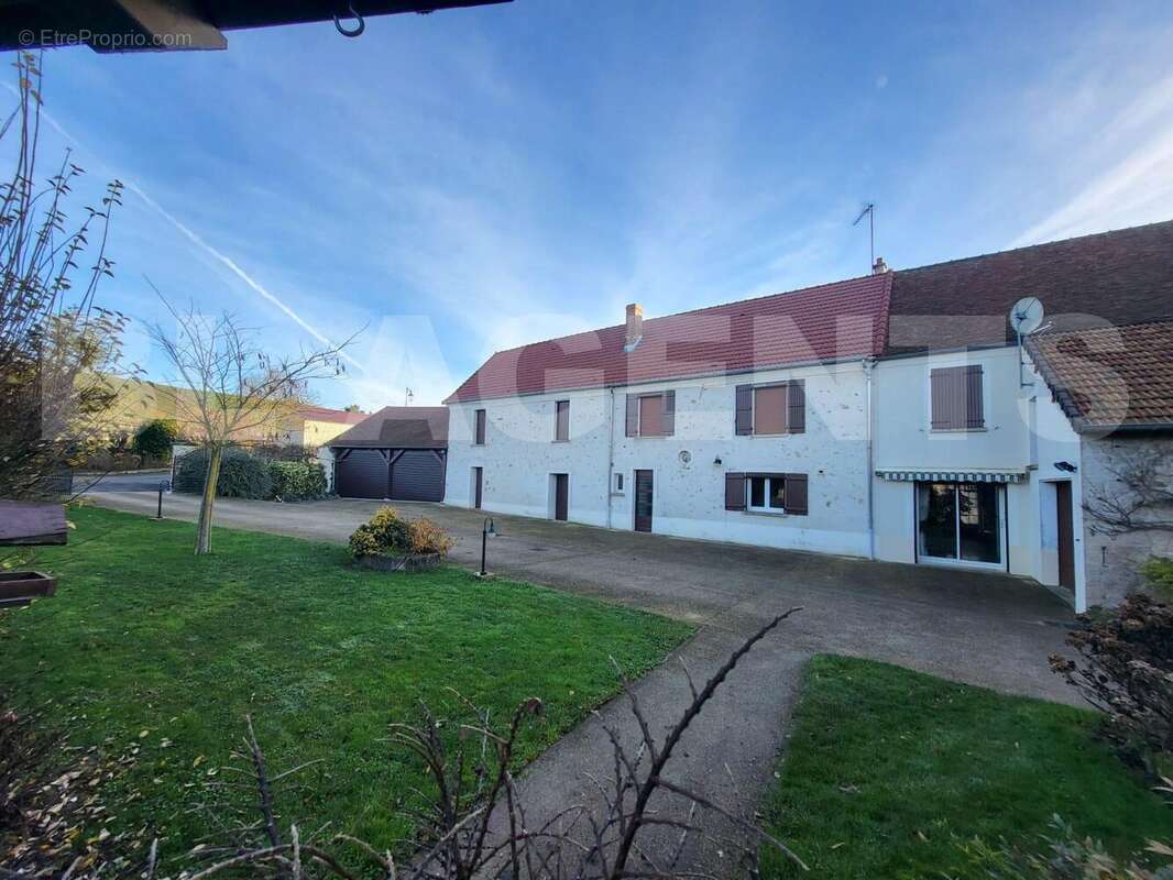 2 - Maison à CONDE-EN-BRIE