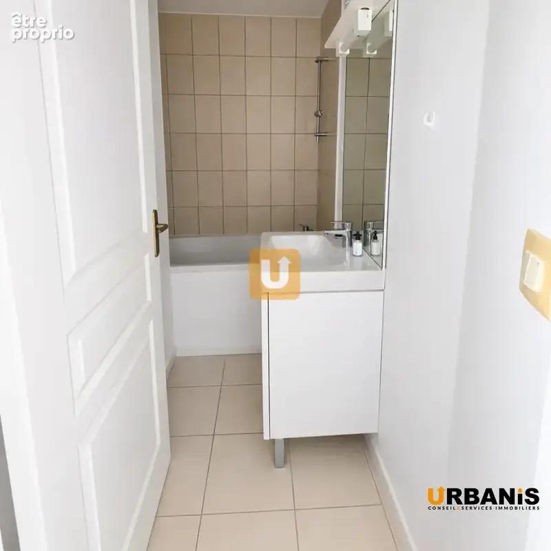 Appartement a vendre - belle opportunite sur le secteur du port - photo 8