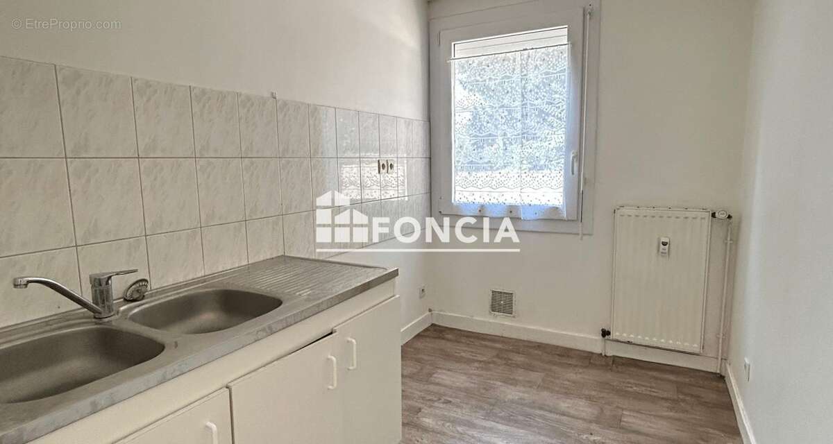 Appartement à LEVES