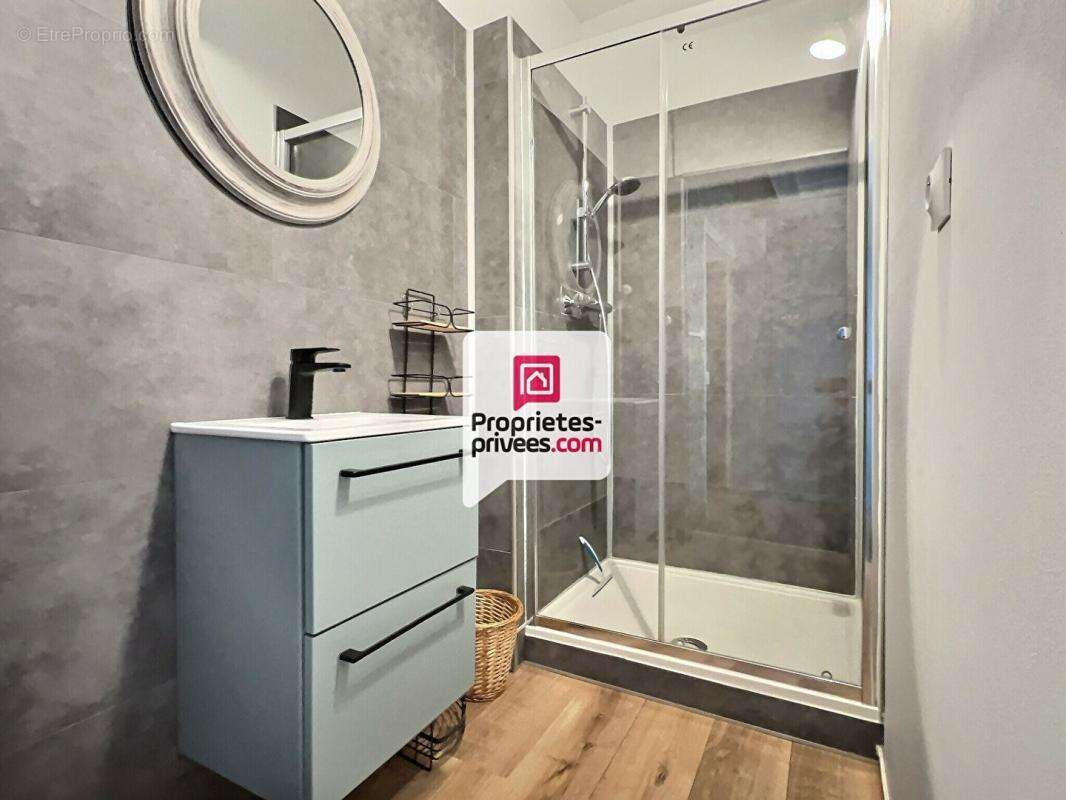 Maison de bourg T5/6 entièrement rénovée avec 4 ch. et jardin près de sa rivière sur ST-PIERRE-DE-COLE (24800) - photo 7