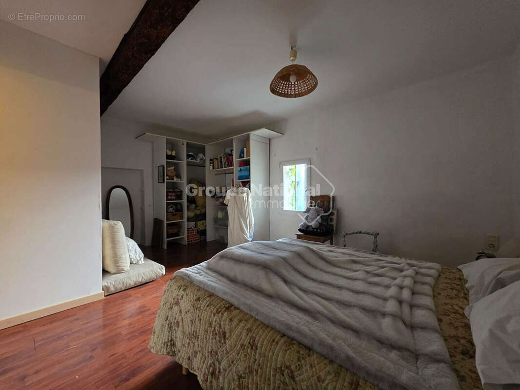 Exclusivité - Maison de ville - Charme et potentiel - photo 10