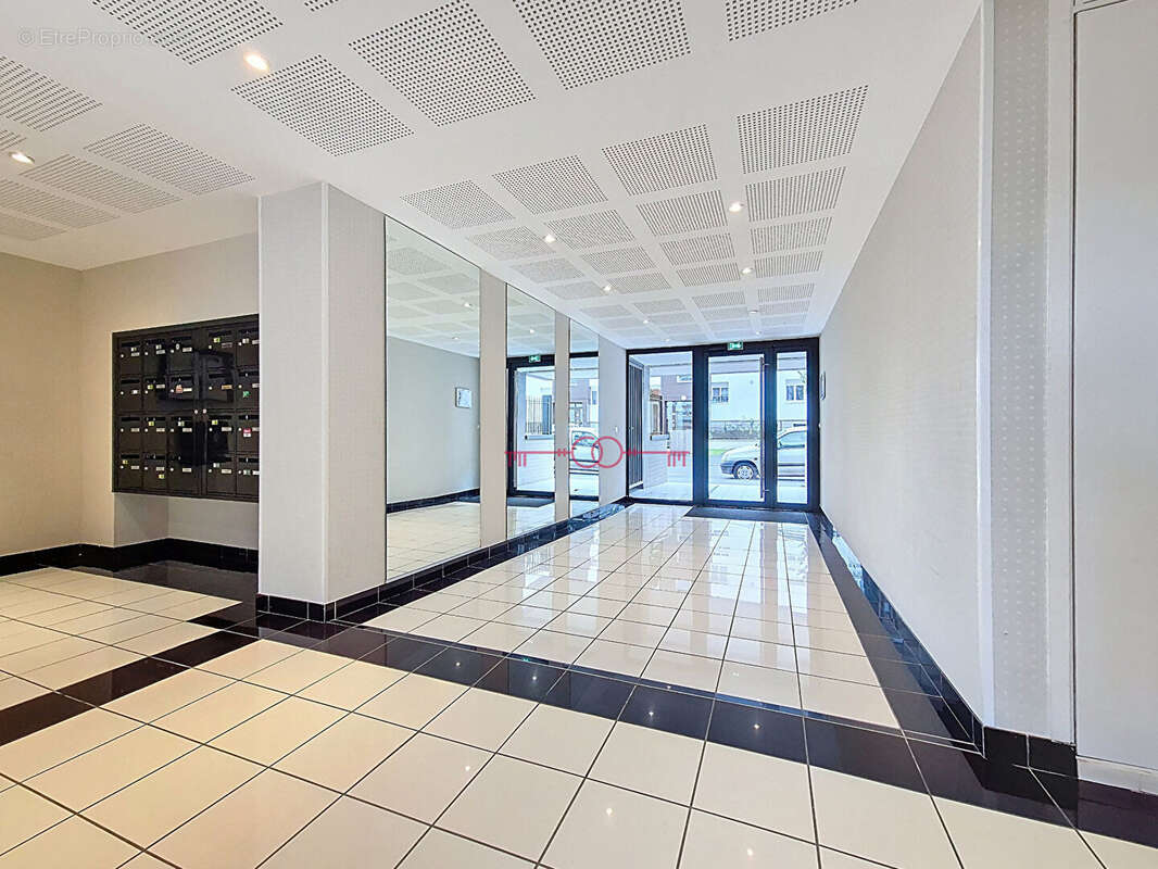Studio 34 m2 Reims secteur Champ de Mars - photo 9
