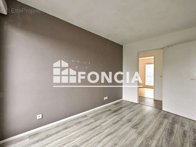 Appartement à SAINT-CYR-L'ECOLE